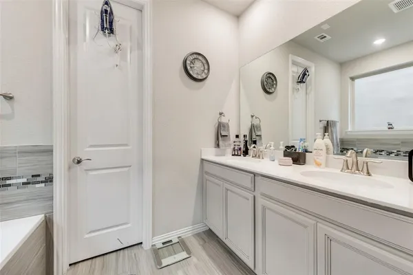$3,650 | 1923 Livingston Road, Irving, TX 75062