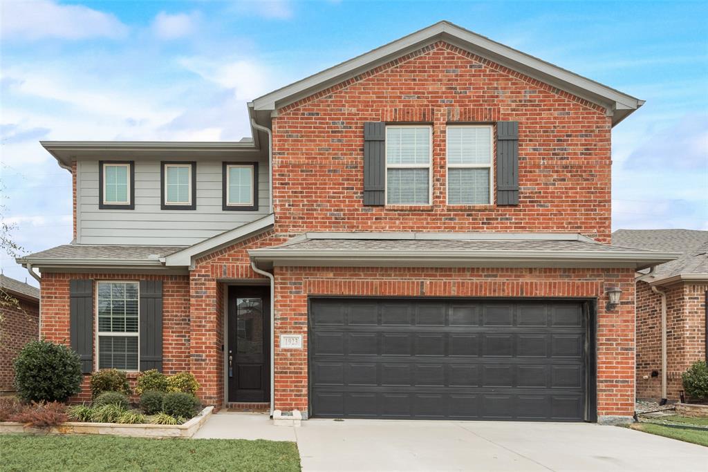 1923 Livingston Road Irving, TX 75062 - Photo 2 of 21