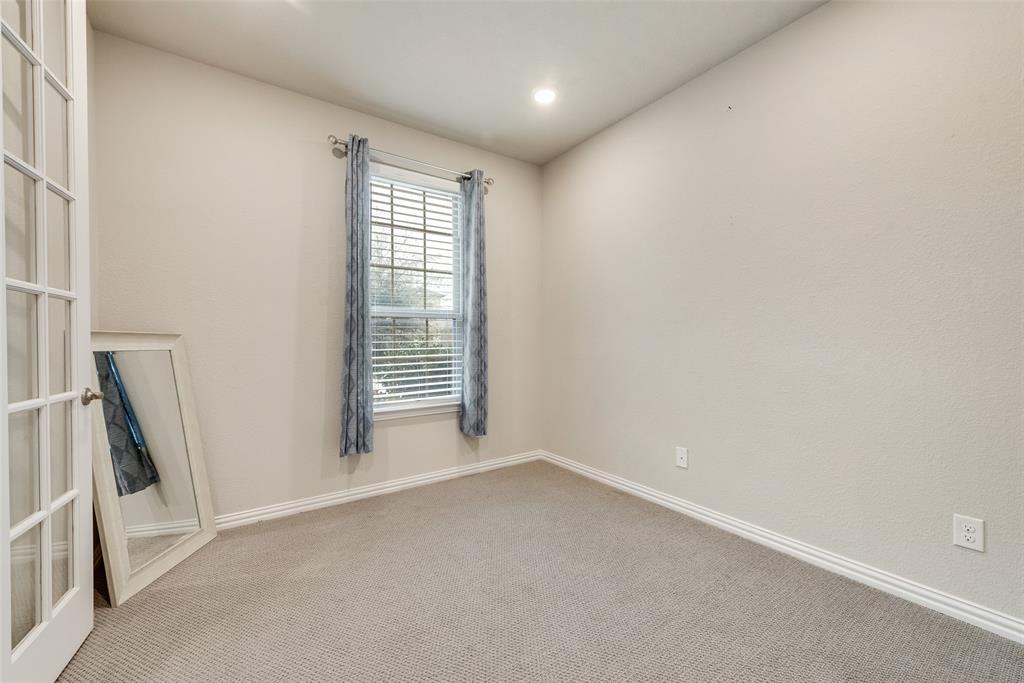 1923 Livingston Road Irving, TX 75062 - Photo 4 of 21