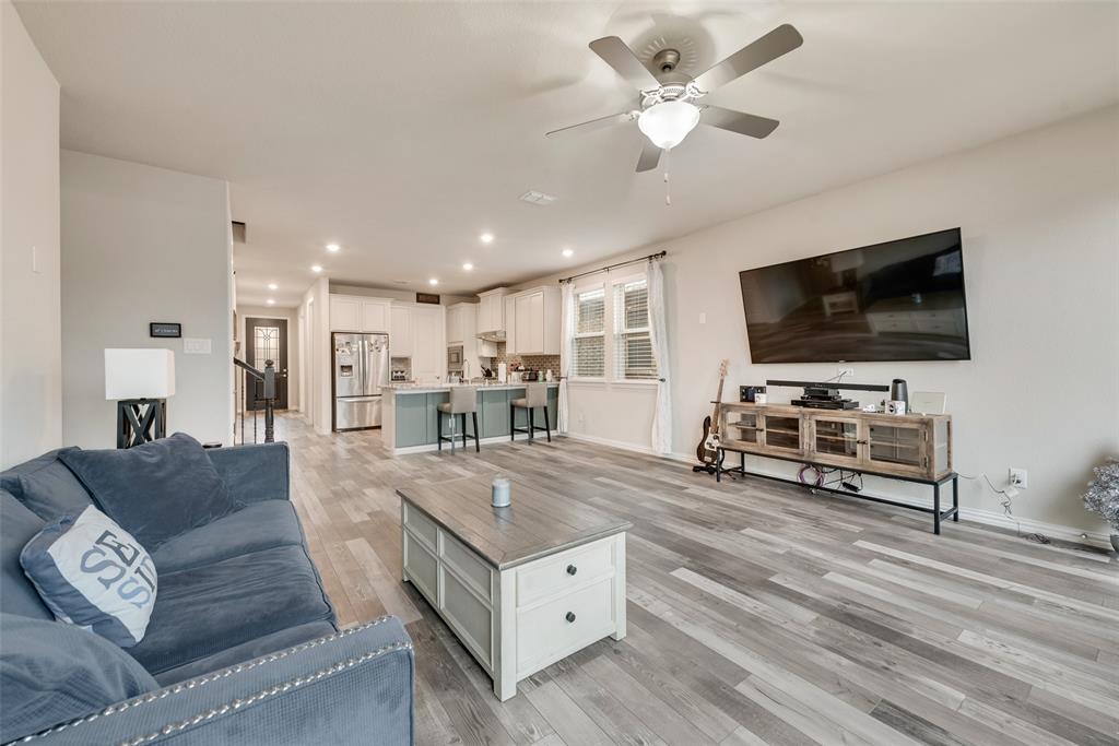 1923 Livingston Road Irving, TX 75062 - Photo 6 of 21