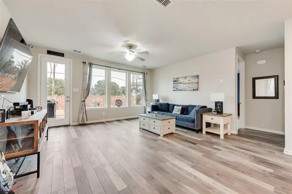 $3,650 | 1923 Livingston Road, Irving, TX 75062