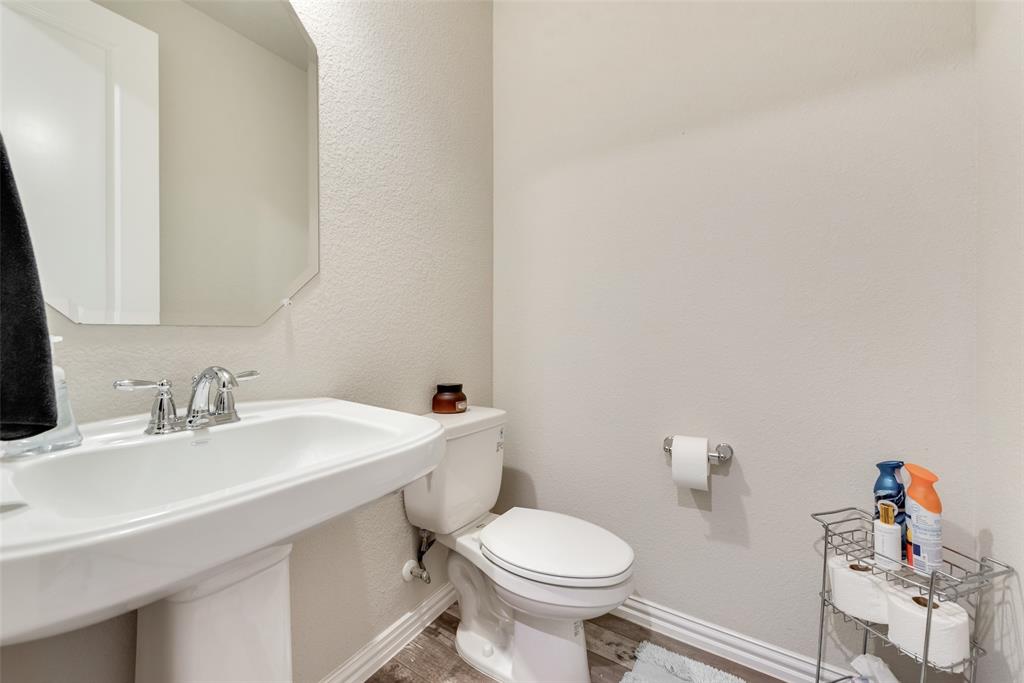 1923 Livingston Road Irving, TX 75062 - Photo 9 of 21