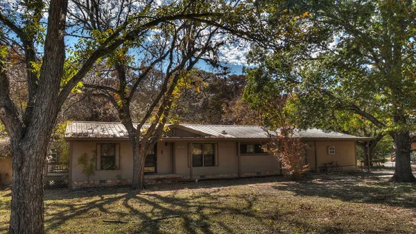 $629,000 | 6608 North N Highway, Leakey, TX 78873