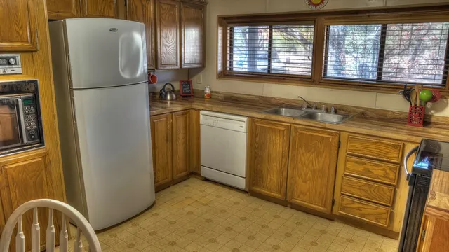 $629,000 | 6608 North N Highway, Leakey, TX 78873