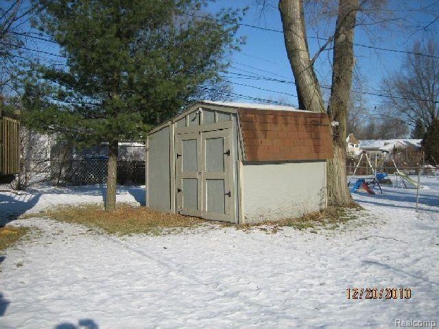 1131 Avon Manor Road Rochester, MI 48307 - Photo 12 of 12 Shed-mfsopt