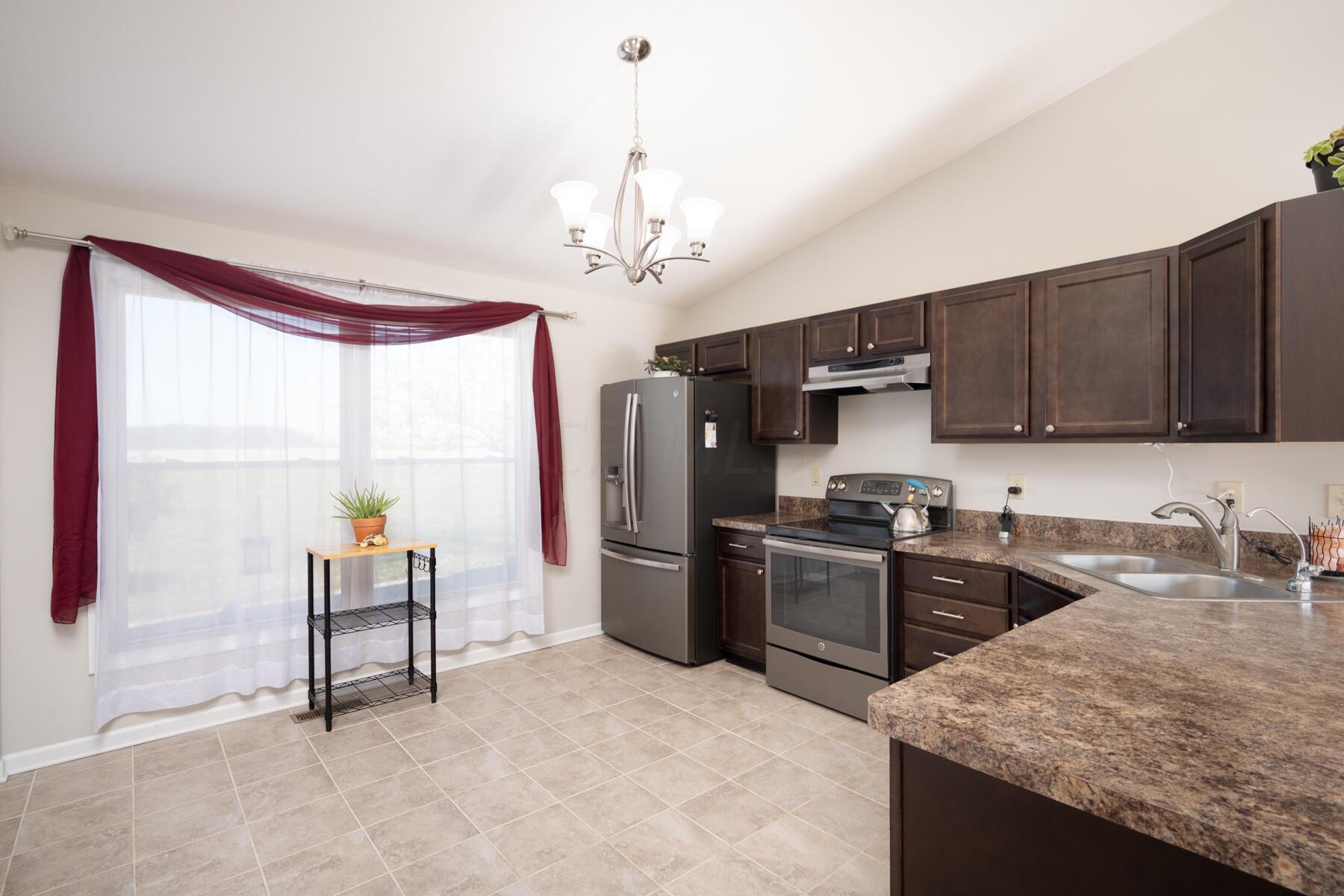 2241 Penry Road Delaware, OH 43015 - Photo 15 of 44 Kitchen