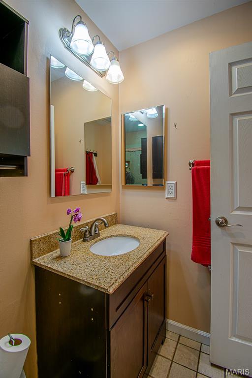 2025 Rurline Drive St. Louis, MO 63146 - Photo 44 of 92