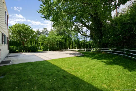 $1,599,000 | 7 Merillon Avenue, Garden City, NY 11530