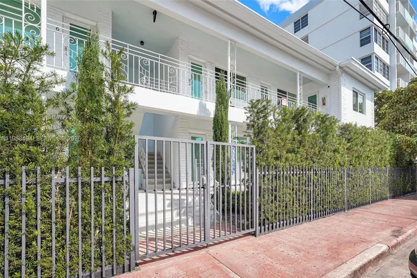 $1,800 | 319 80th Street, Unit 8, Miami Beach, FL 33141