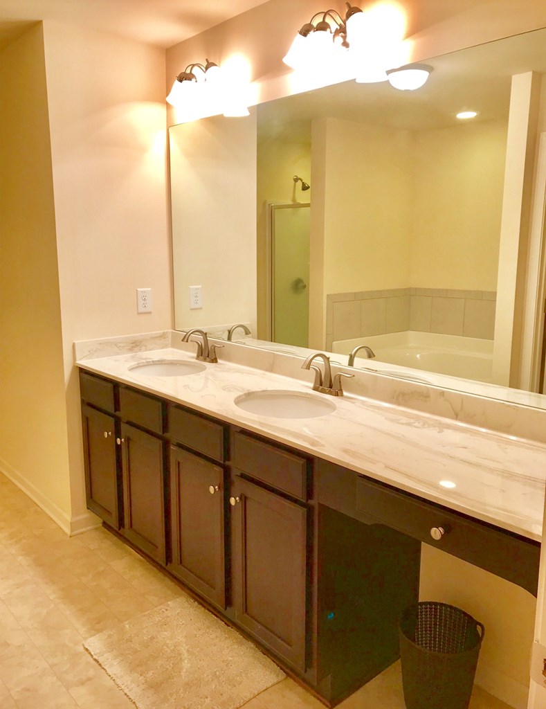 457 Lake Ridge Lane Union City, GA 30213 - Photo 6 of 17 Gallery Image 6