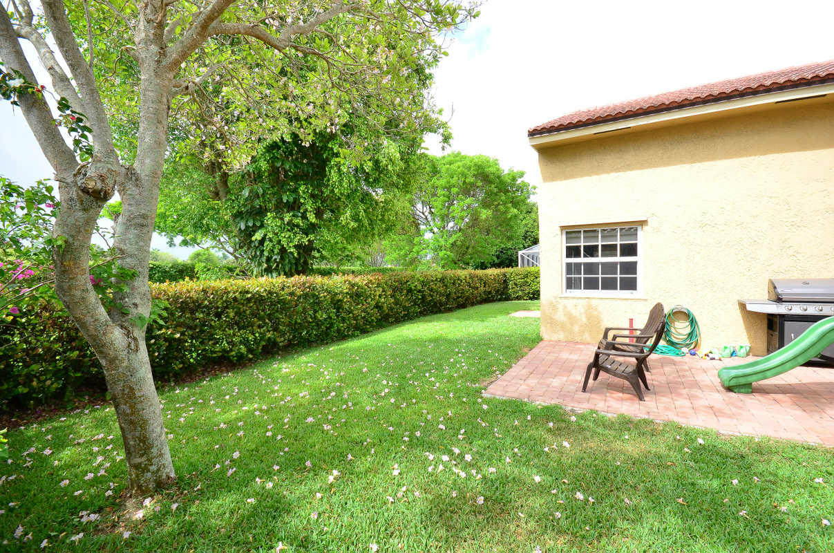 10604 Pebble Cove Lane Boca Raton, FL 33498 - Photo 13 of 14 Backyard