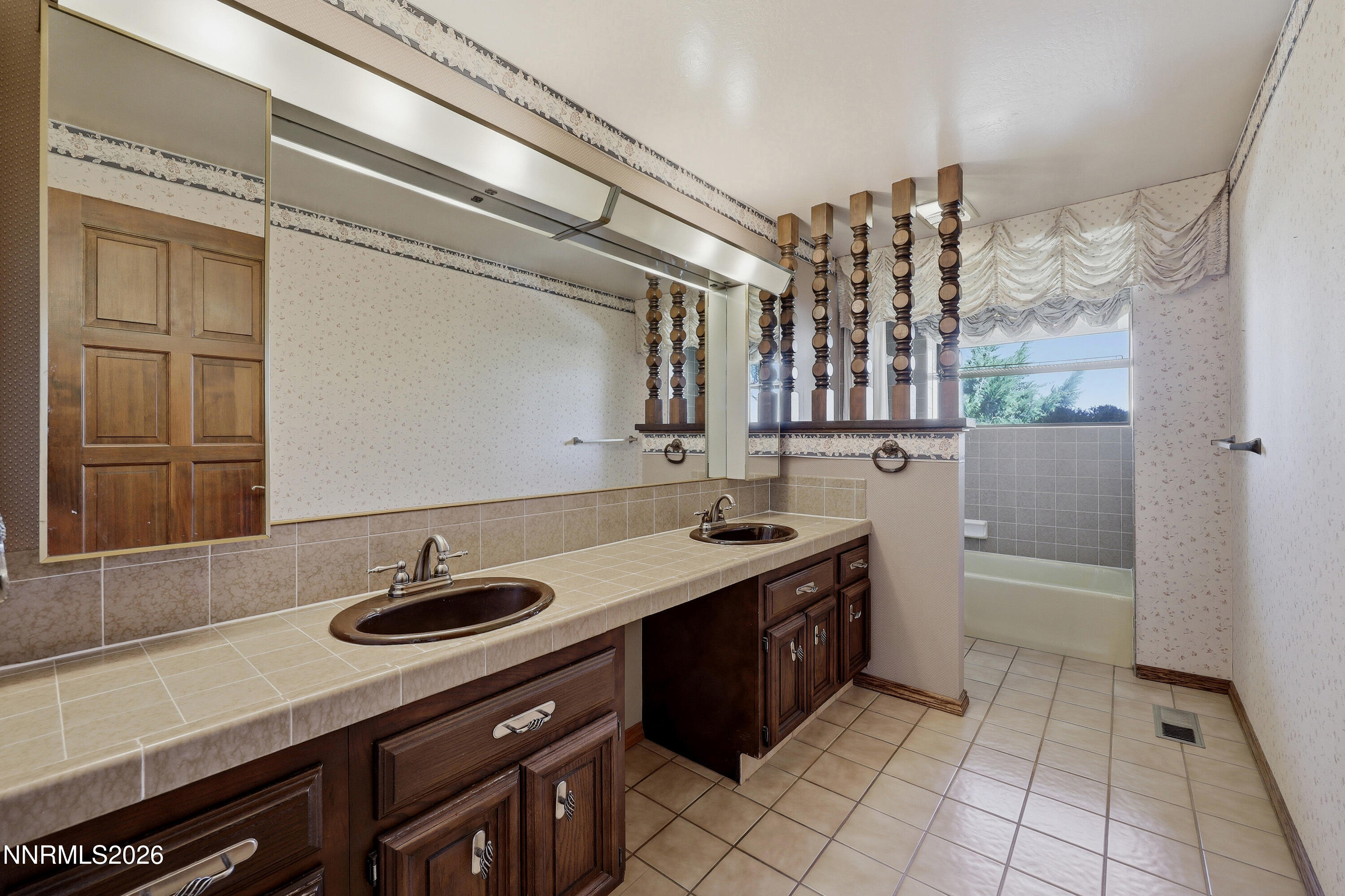 3495 Cashill Boulevard Reno, NV 89509 - Photo 18 of 33 Bathroom1
