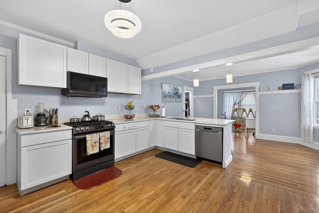 29-31 Belvoir Road Milton, MA 02186 - Photo 2 of 34 Gallery Image 2