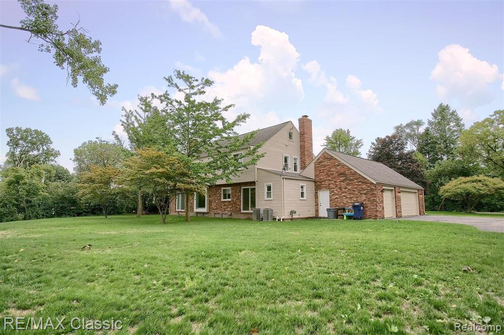 7415 Wing Lake Road Bloomfield Hills, MI 48301 - Photo 29 of 30