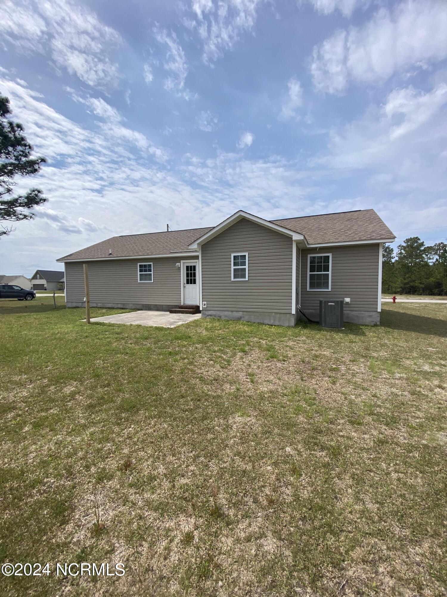 308 Basil Court Hubert, NC 28539 - Photo 3 of 14 IMG_0264