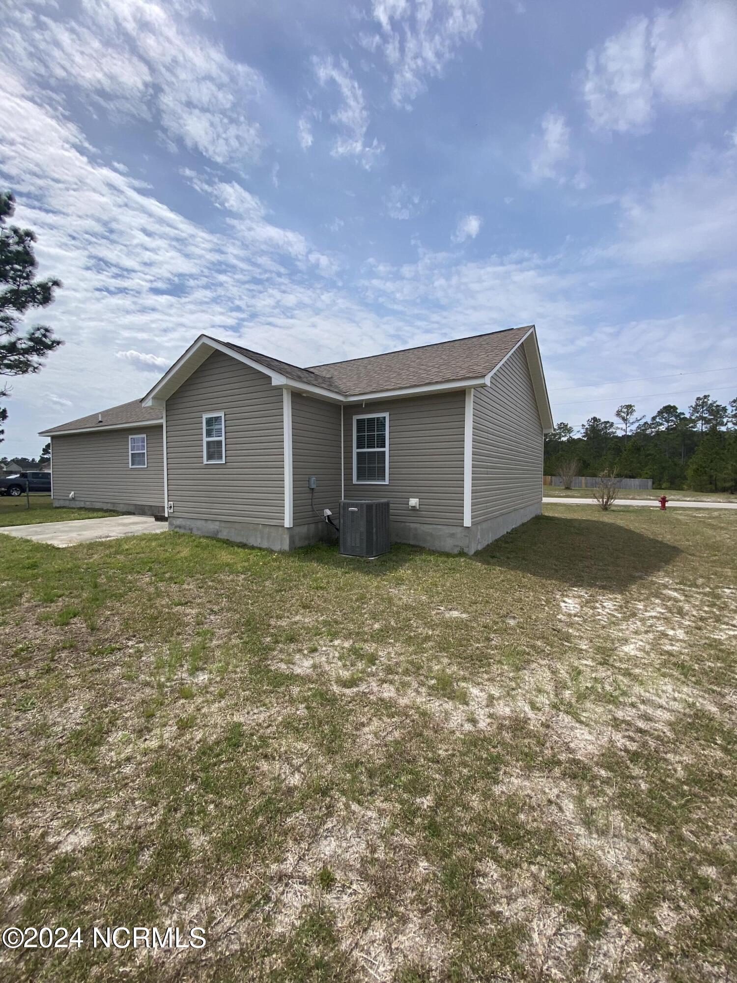 308 Basil Court Hubert, NC 28539 - Photo 4 of 14 IMG_0265