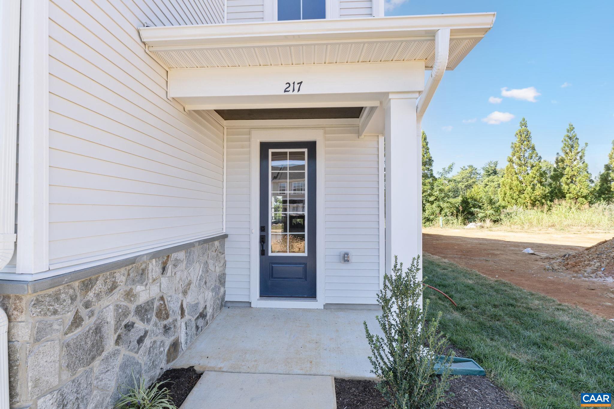 84 Springdale Road Waynesboro, VA 22980 - Photo 4 of 55
