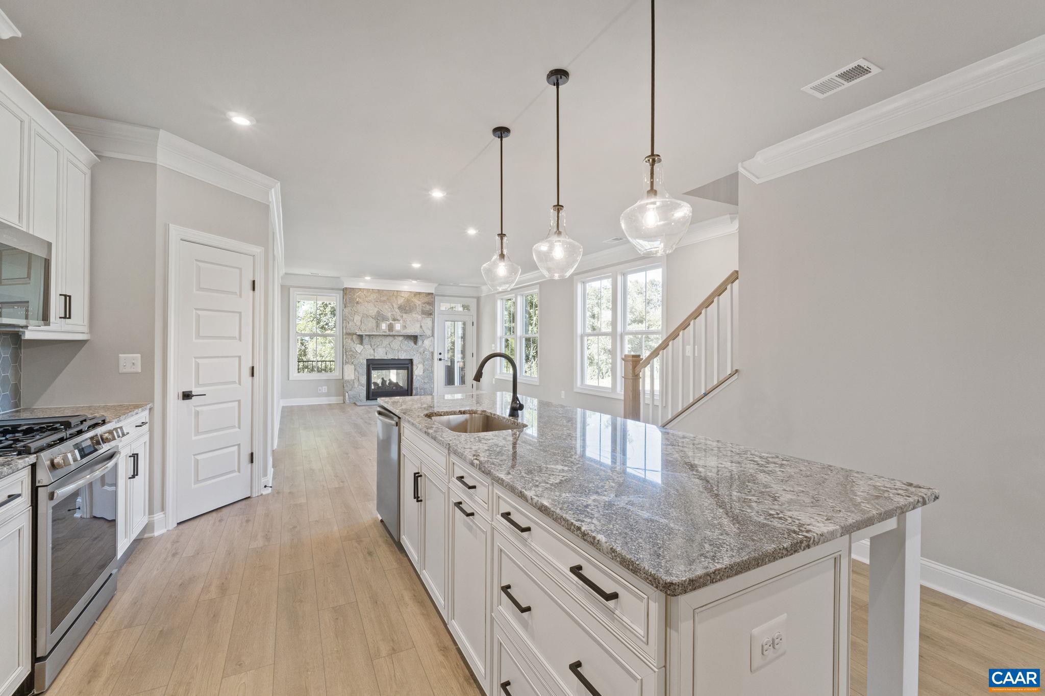 84 Springdale Road Waynesboro, VA 22980 - Photo 9 of 55