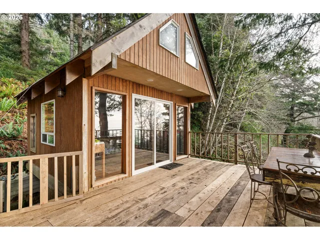 a house view with a outdoor space