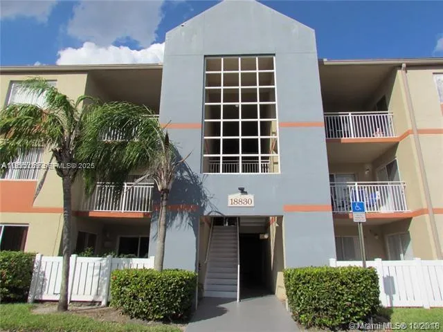 $2,400 | 6725 Northwest 174th Terrace, Unit G12, Hialeah, FL 33015