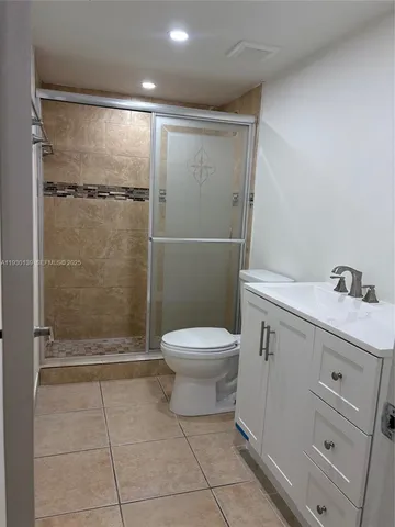 $2,400 | 6725 Northwest 174th Terrace, Unit G12, Hialeah, FL 33015