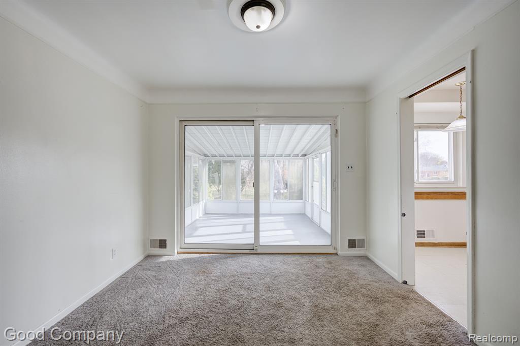 28356 Ridgebrook Road Farmington Hills, MI 48334 - Photo 6 of 44