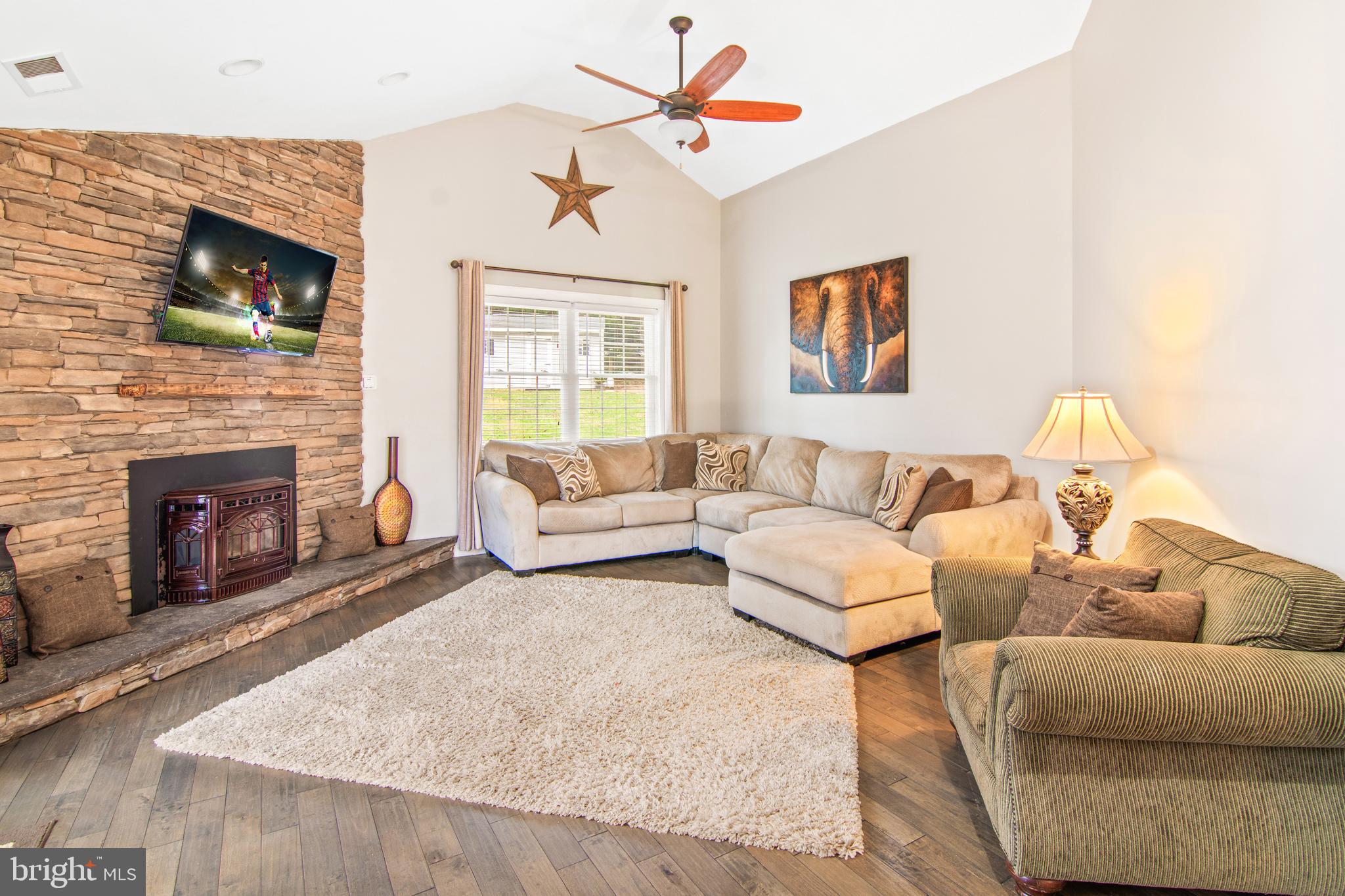 7515 New Cut Road Kingsville, MD 21087 - Photo 19 of 37 Vaulted Ceilings, Pellet Stove