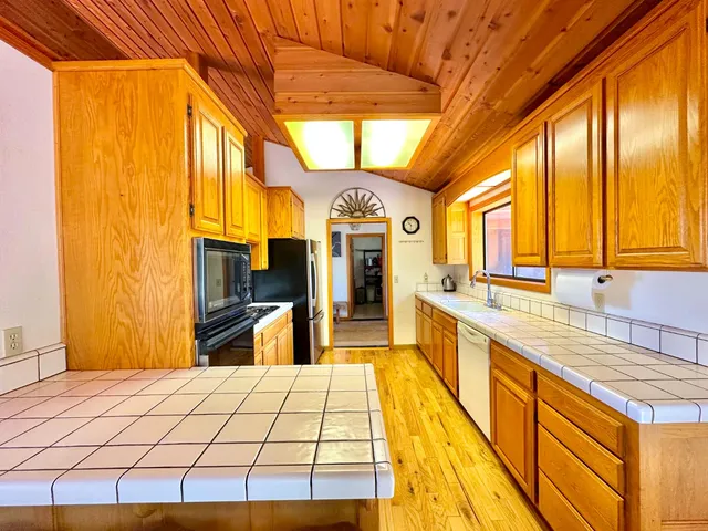 $885,000 | 4022 Sheep Ranch Road, Murphys, CA 95247