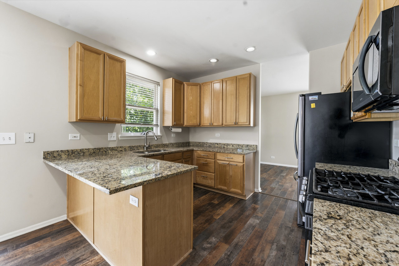32804 Bending Creek Road Lakemoor, IL 60051 - Photo 12 of 46