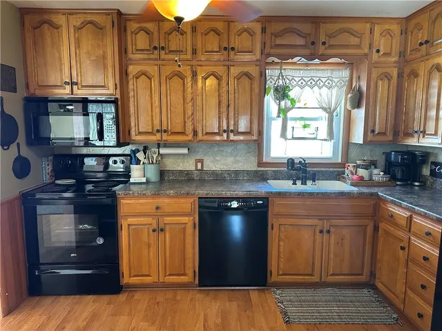 $255,000 | 166 Crescent Drive, Chillicothe, MO 64601