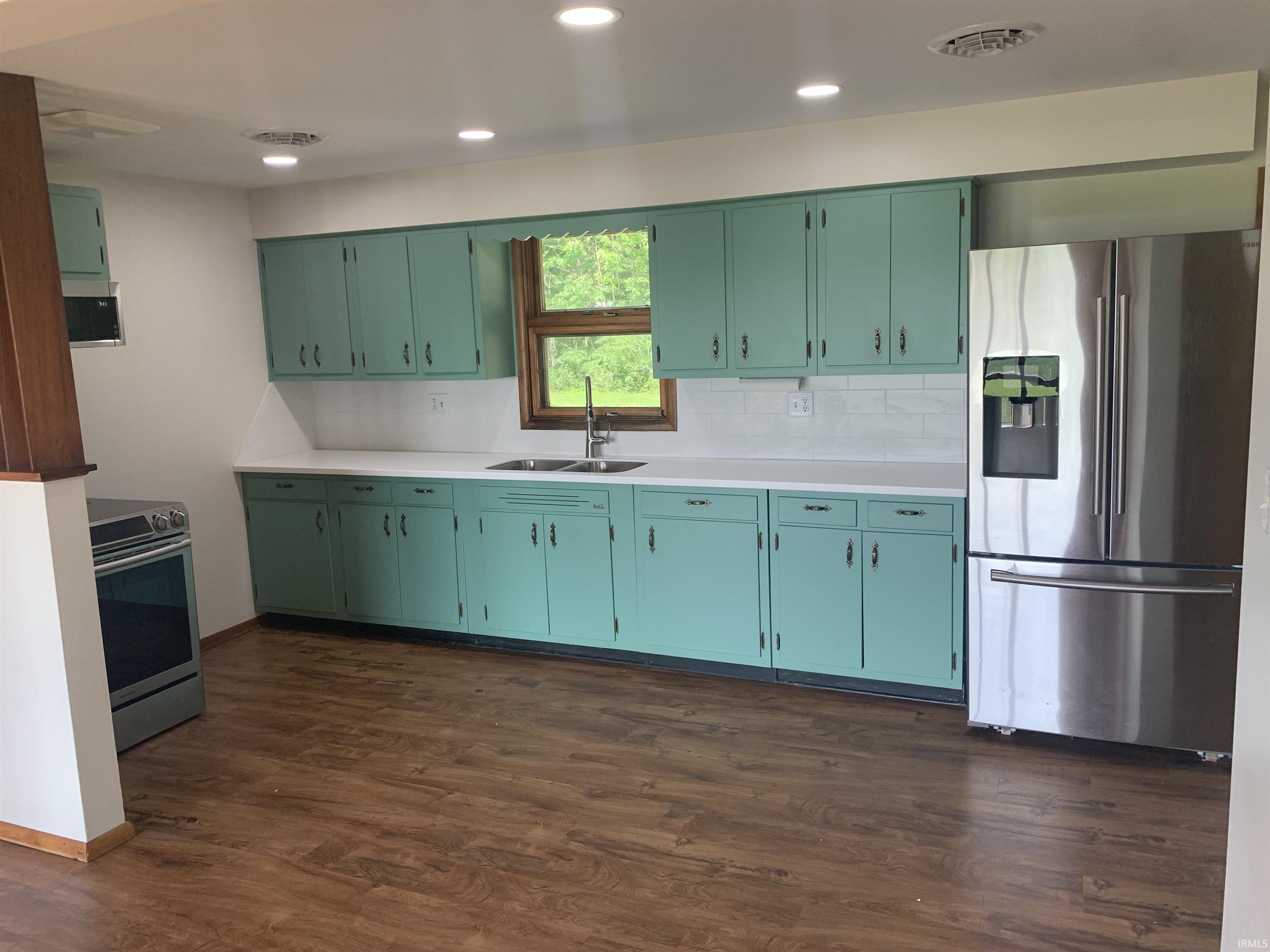 2390 North 650 W Road Yorktown, IN 47396 - Photo 8 of 22