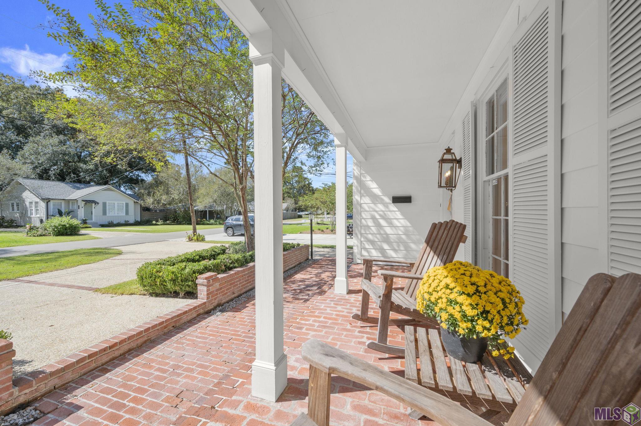 4263 Sweetbriar Street Baton Rouge, LA 70808 - Photo 4 of 27 Gallery Image 4