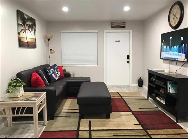 $1,700 | 1136 Michigan Avenue, Naples, FL 34103