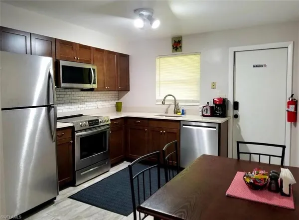 $1,700 | 1136 Michigan Avenue, Naples, FL 34103