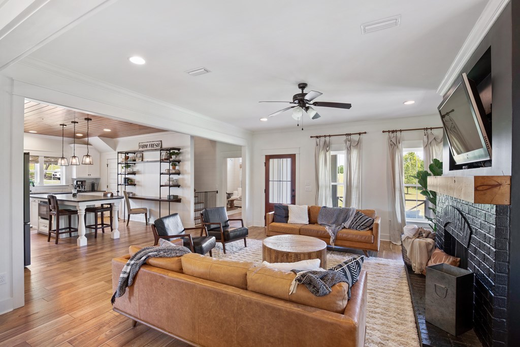 431 Johnny Murphy Road Dothan, AL 36301 - Photo 5 of 46 Living Room