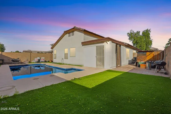 $379,900 | 8109 West Globe Avenue, Phoenix, AZ 85043