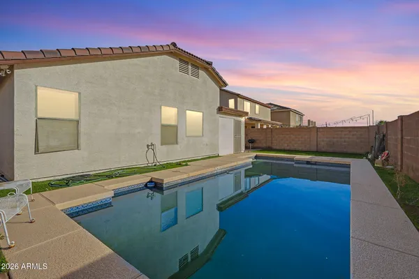 $379,900 | 8109 West Globe Avenue, Phoenix, AZ 85043