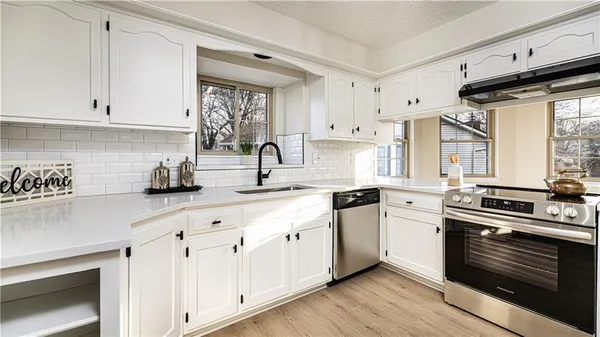 $410,000 | 16900 East 49 Terrace South, Independence, MO 64055