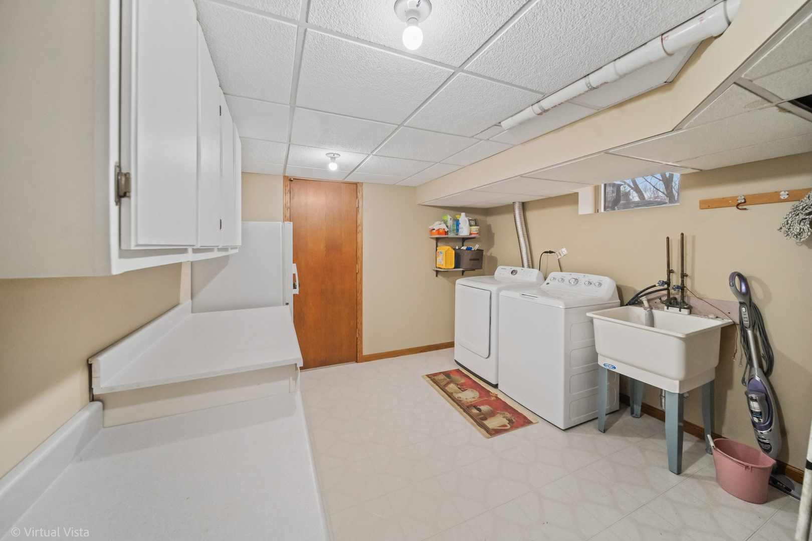1262 Rutgers Drive Woodridge, IL 60517 - Photo 19 of 22 a utility room with dryer and washer