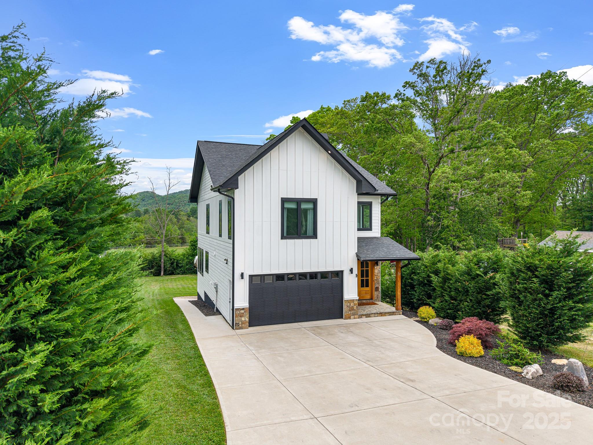 32 Taylor Mountain Road Candler, NC 28715 - Photo 4 of 44