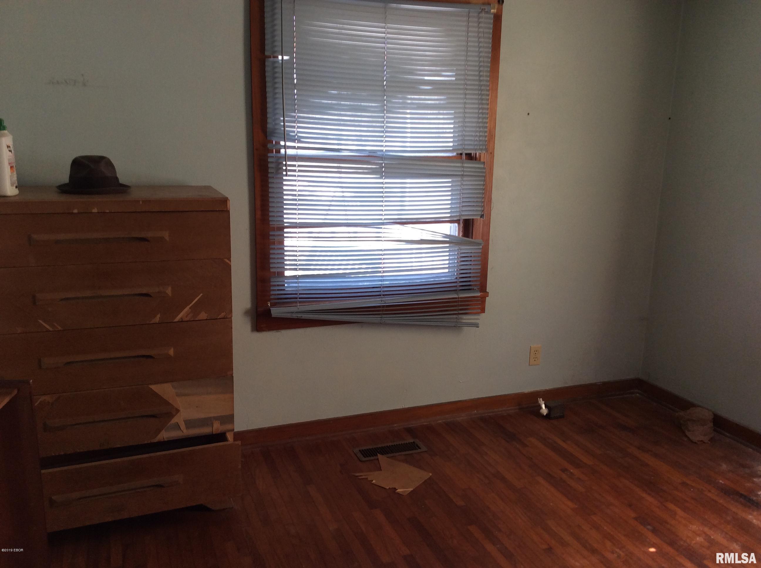 305 South Elm Street Ina, IL 62846 - Photo 11 of 13