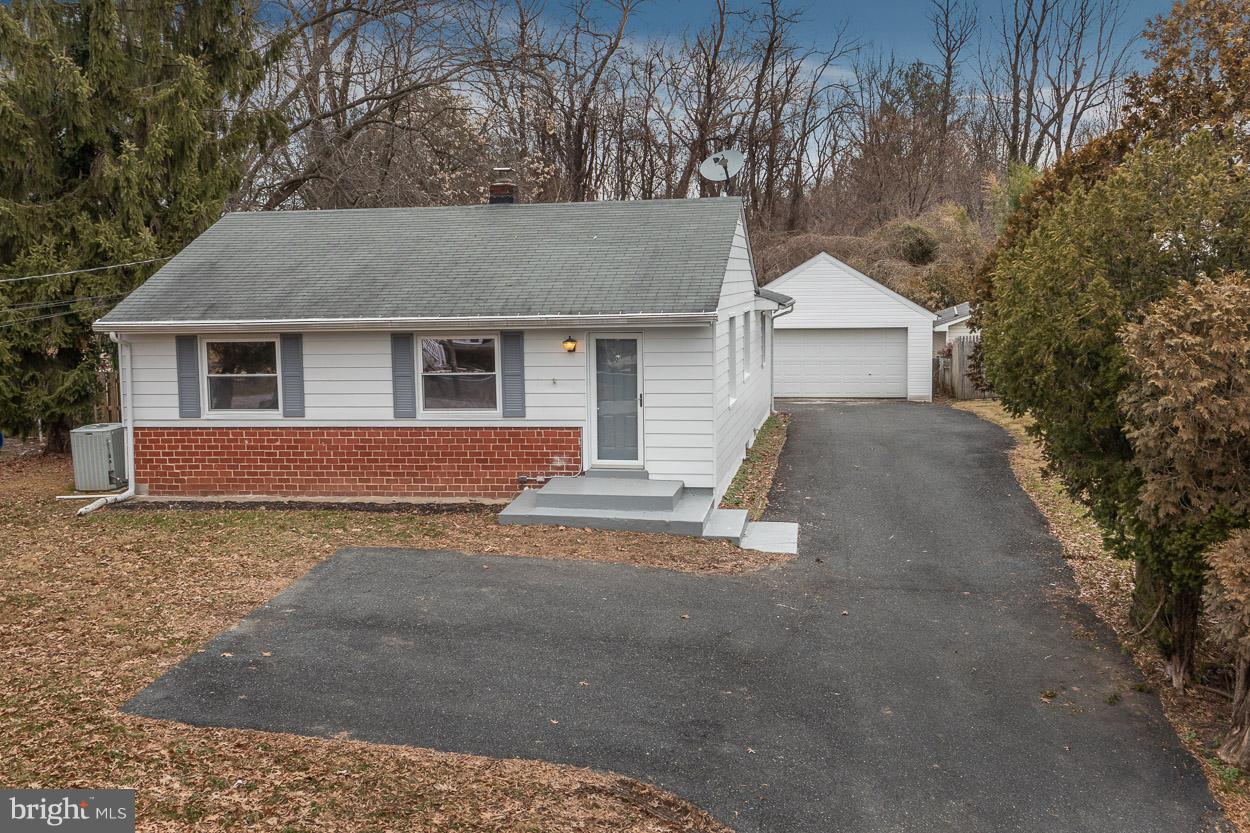 3106 Northwind Road Baltimore, MD 21234 - Photo 2 of 36 Beautifully updated 3BD/2BA Rancher in Parkville.
