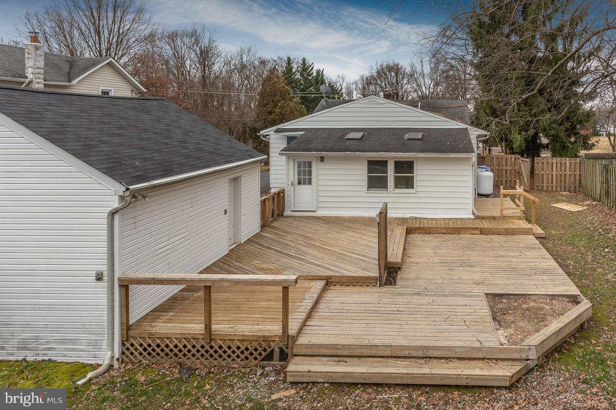 3106 Northwind Road Baltimore, MD 21234 - Photo 7 of 36 Large Deck Great for Entertaining.