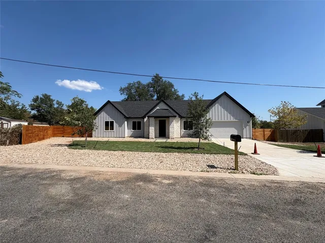 $1,850 | 304 West Allen Street, Kyle, TX 78640