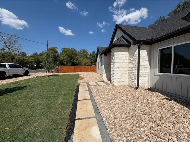 $1,850 | 304 West Allen Street, Kyle, TX 78640