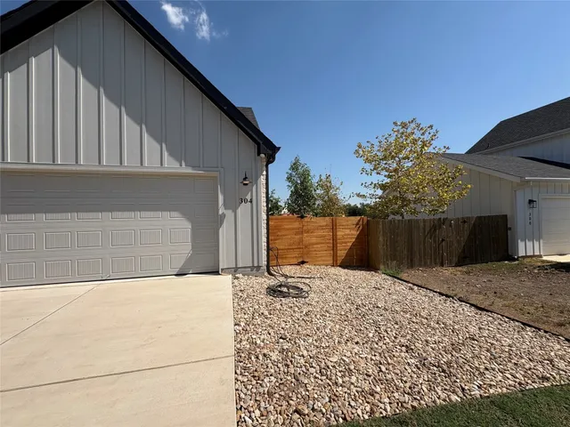 $1,850 | 304 West Allen Street, Kyle, TX 78640