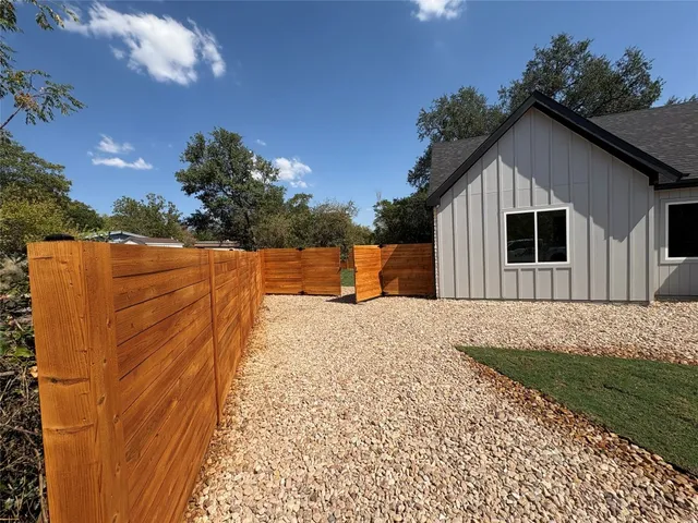 $1,850 | 304 West Allen Street, Kyle, TX 78640