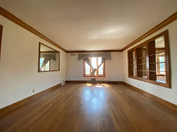 $769,000 | 7937 Hochberger Road, Eau Claire, MI 49111