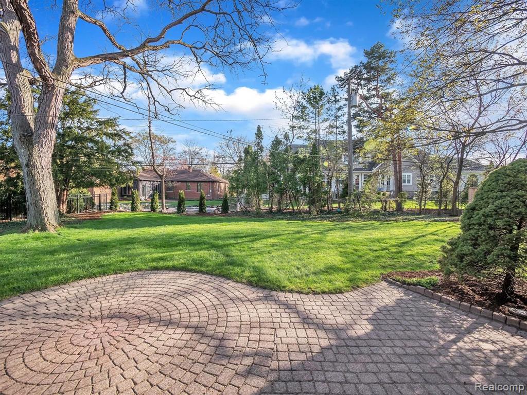 18551 Riverside Drive Beverly Hills, MI 48025 - Photo 52 of 58