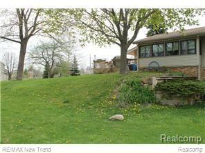 2962 Hiller Road West Bloomfield, MI 48324 - Photo 38 of 48 Backyard
